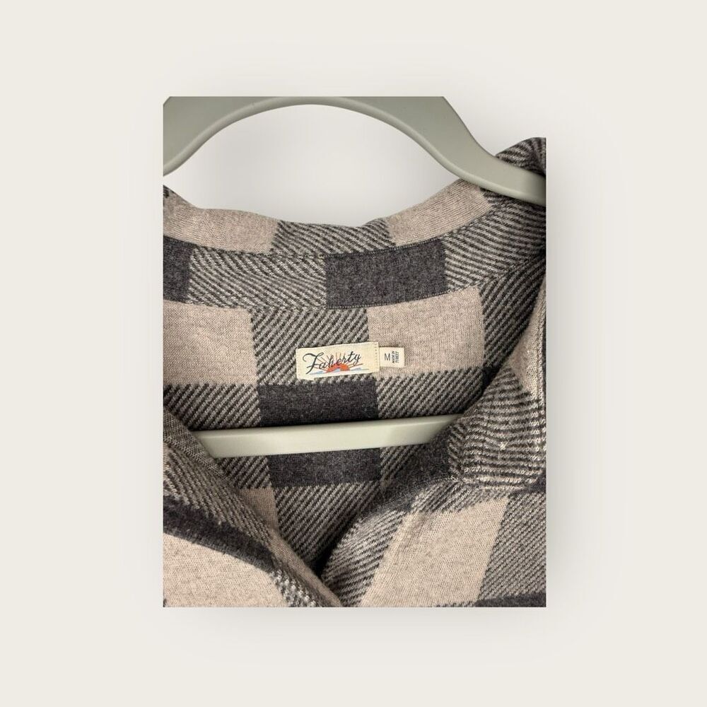 Faherty Women’s Tan Charcoal Buffalo Check Legend Sweater Shirt Size Medium - Picture 8 of 9